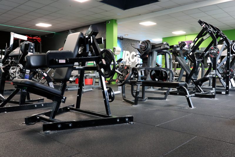 Cours collectif Les Mills en action dans la salle de sport Iron Sport Nemours